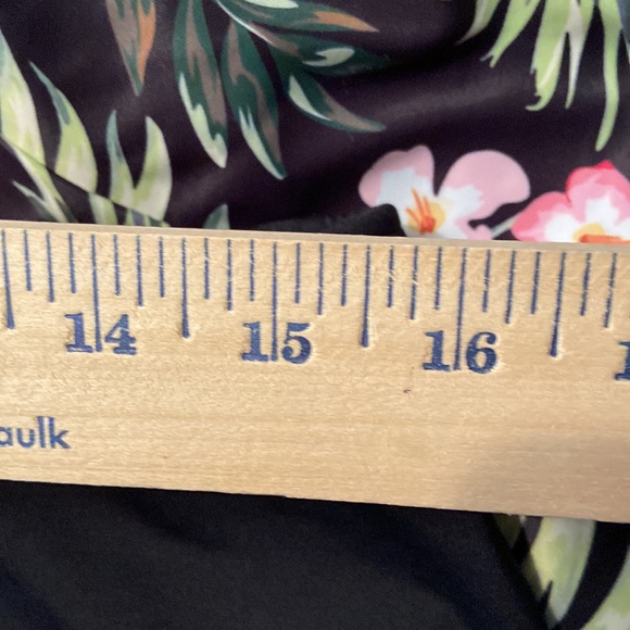 Swim Bundle 2 tops and skirted bottom - Picture 5 of 10